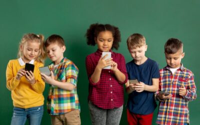 Kids and Social Media: The Pros and Cons You Should Know About